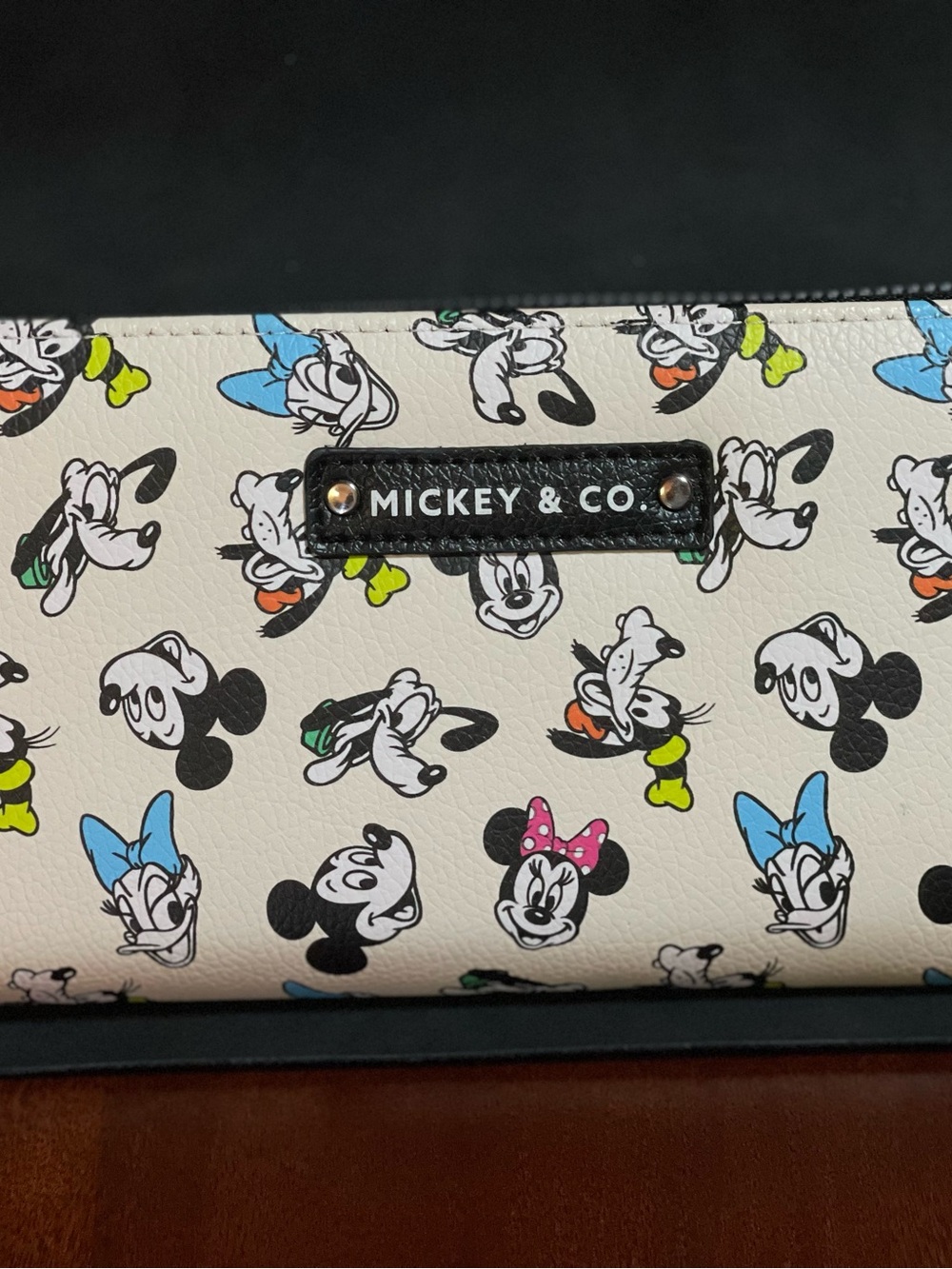 NWOT Mickey & Co. /Disney -Full Zip Wallet / Wristlet/ Multicolor Disney Faces